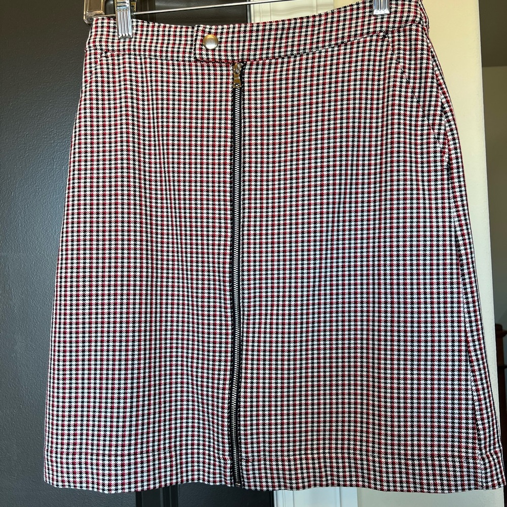 ❤️🖤 Ǥᗩᑭ Zip-Front Skirt with Pockets